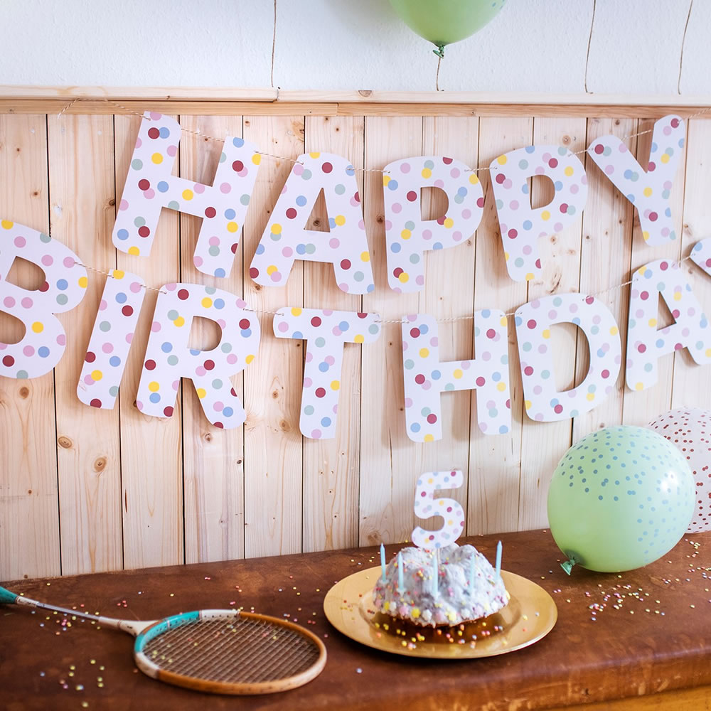 Girlande Konfettimuster „Happy Birthday“ von AVA&YVES
