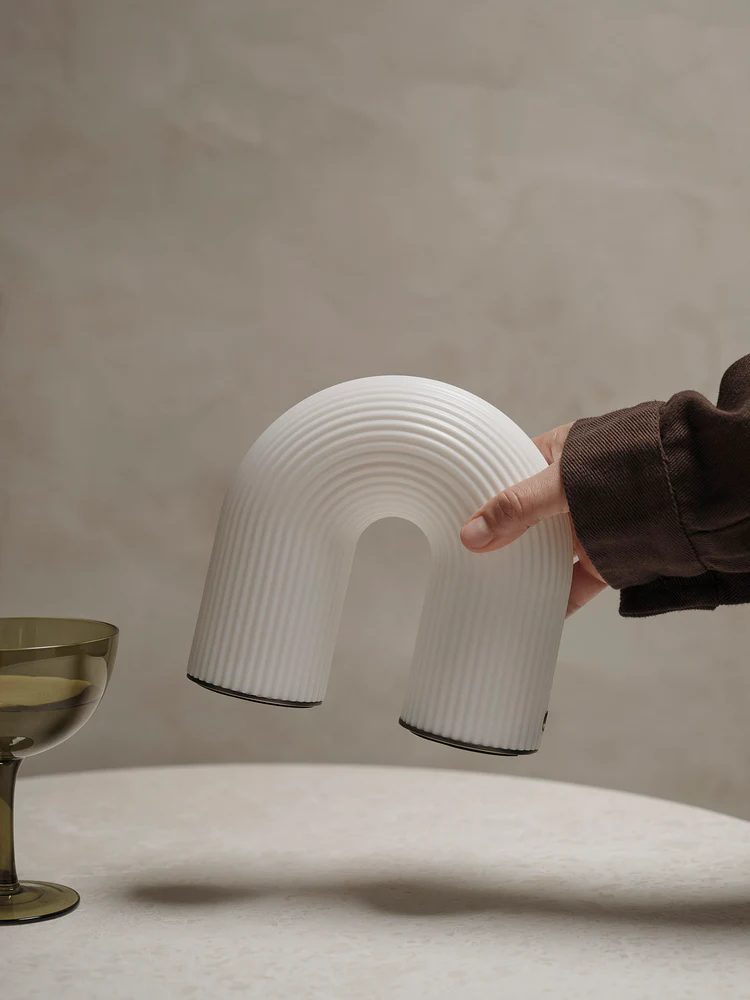 Vuelta Portable Lamp Weiß ferm LIVING – Bild 5