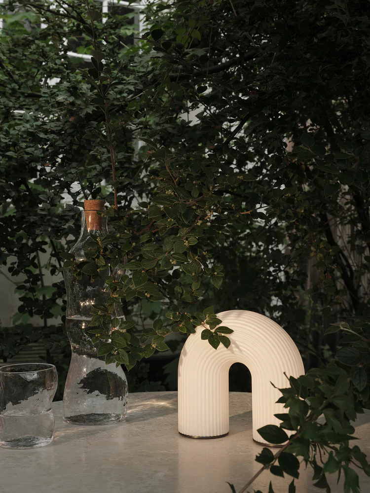 Vuelta Portable Lamp Weiß ferm LIVING – Bild 6